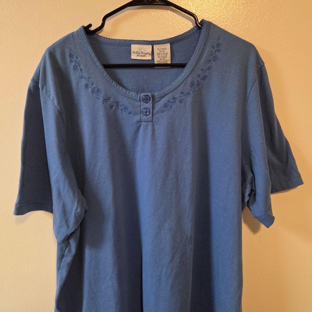 Bobbie Brooks Woman Blue Short Sleeve Henley Top Floral Plus Size 22W/24W